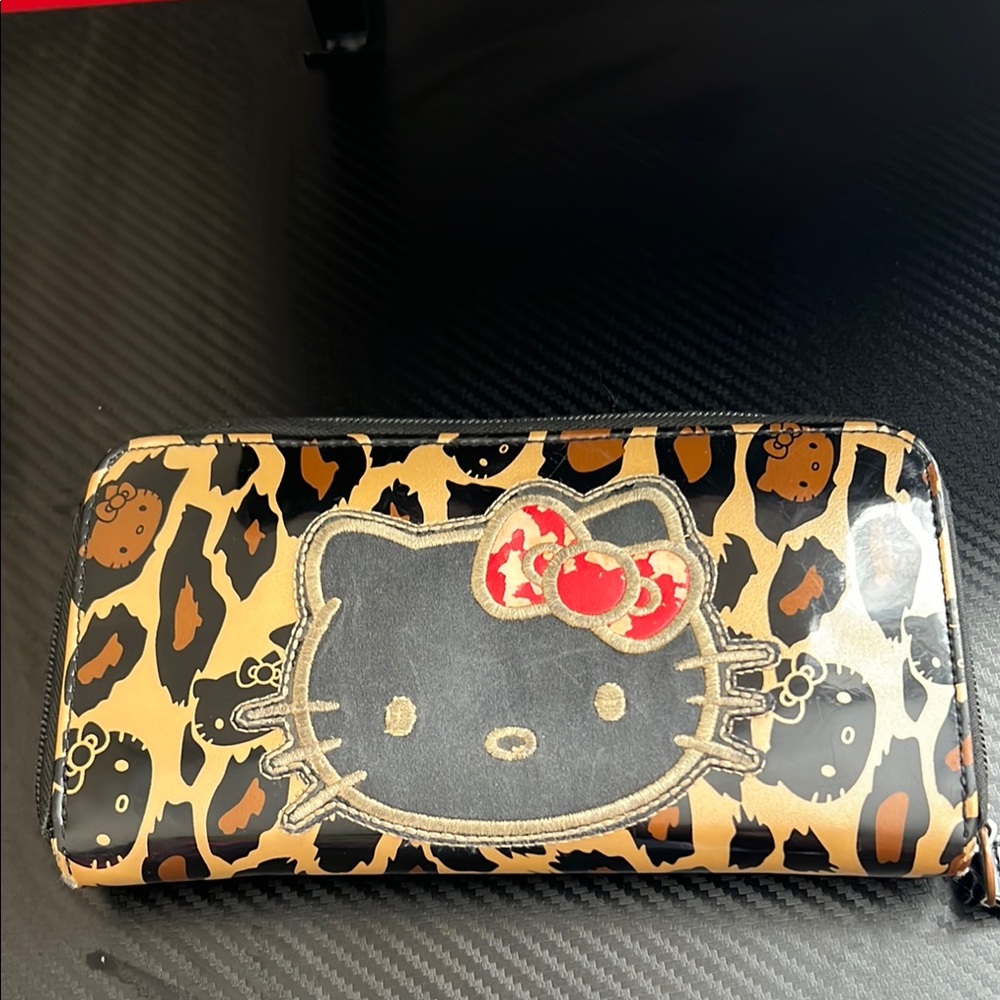Hello Kitty Leopard Print Zip Wallet -READ DESCRIPTION